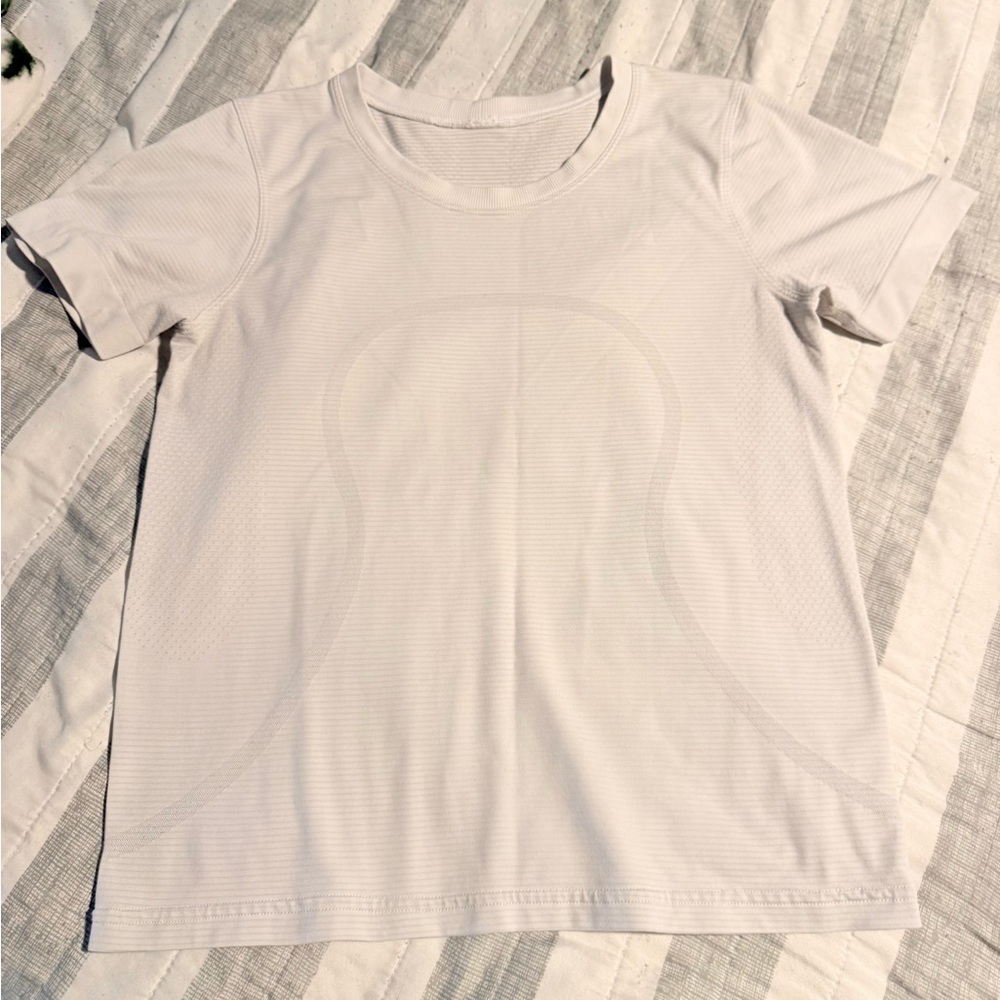 Lululemon Athletica White Short Sleeve Tee